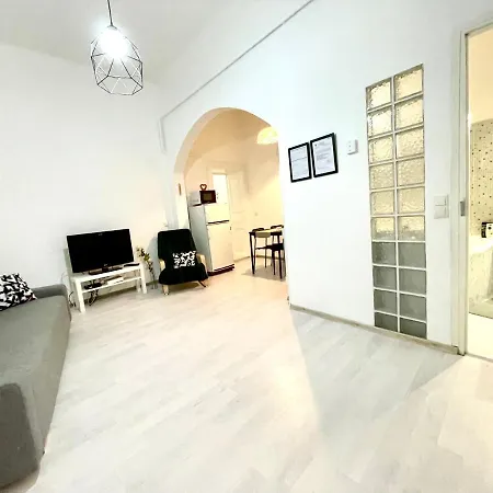 Apartament White Near The Famous New York Cafe